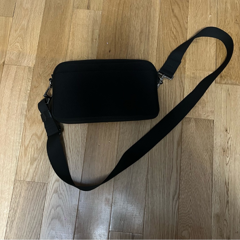 BÉIS Travel Crossbody Bag